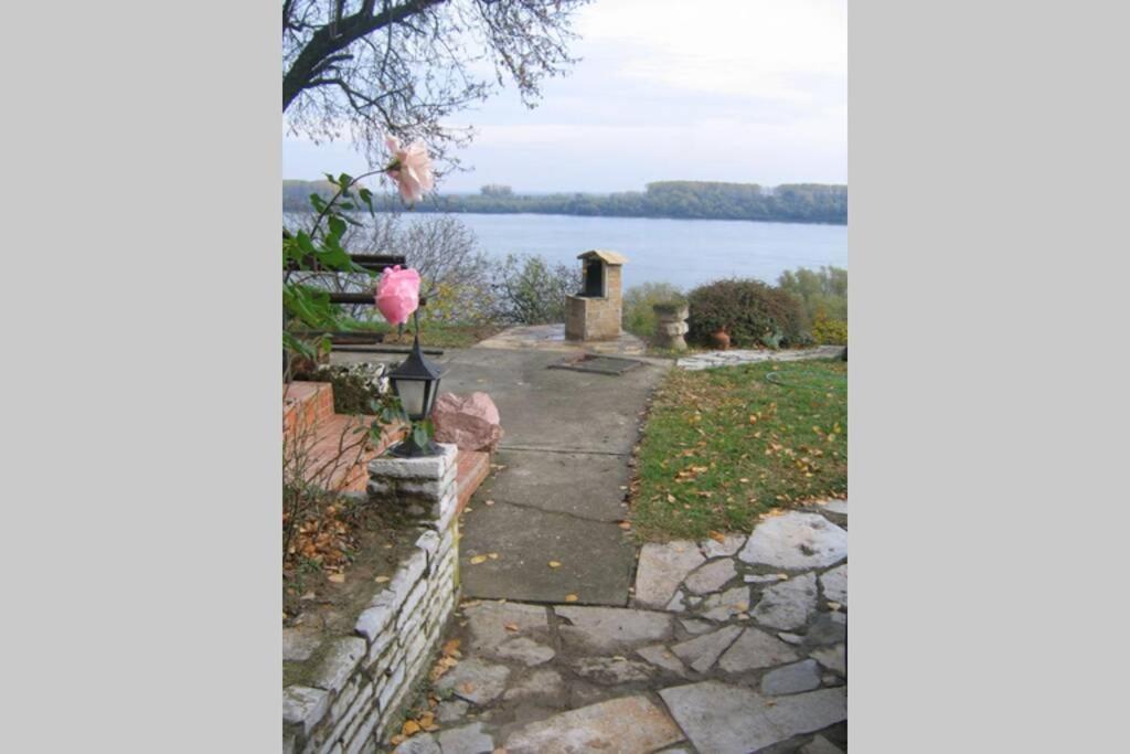 Villa Kornelija Stari Slankamen Buitenkant foto
