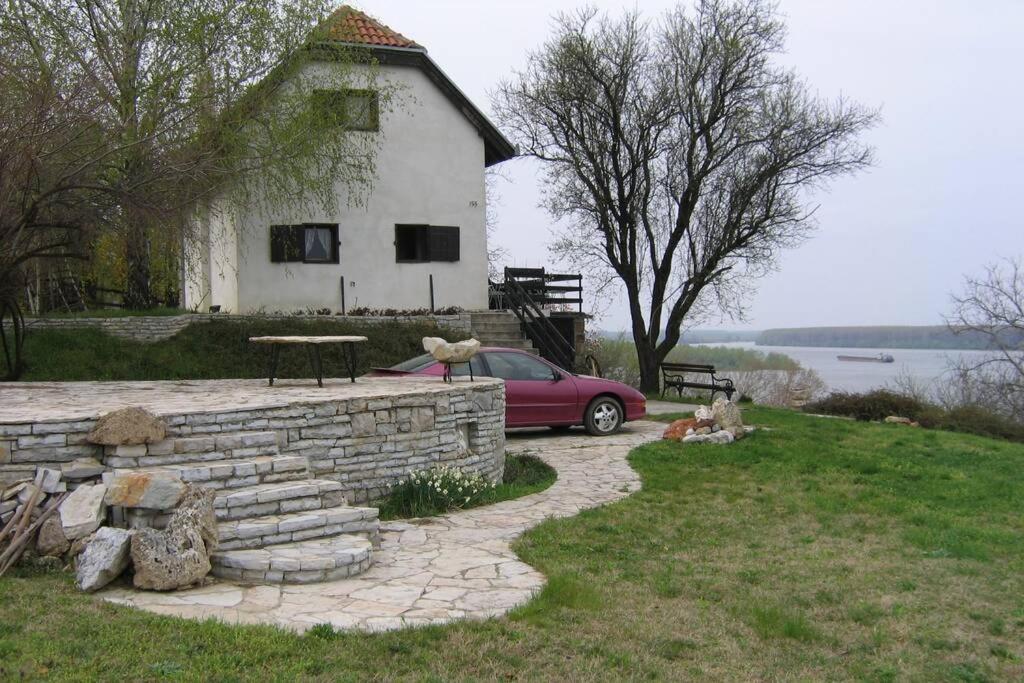 Villa Kornelija Stari Slankamen Buitenkant foto